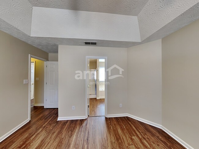 Building Photo - 175 Garrison Crossing