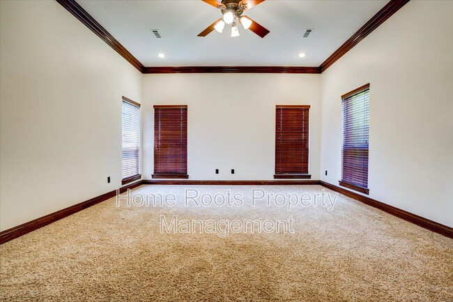 Building Photo - 7135 Sunset Ridge Cir