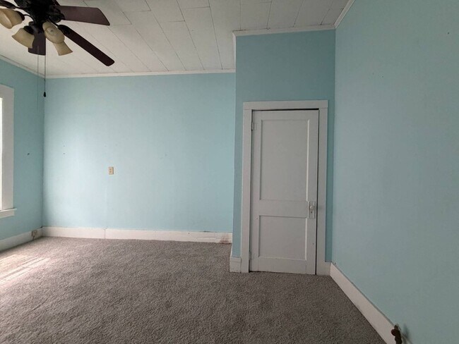 Building Photo - 218 North St