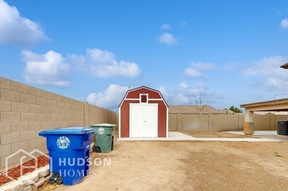 Building Photo - NOW AVAILABLE! - 12541 W Bloomfield Rd, El...