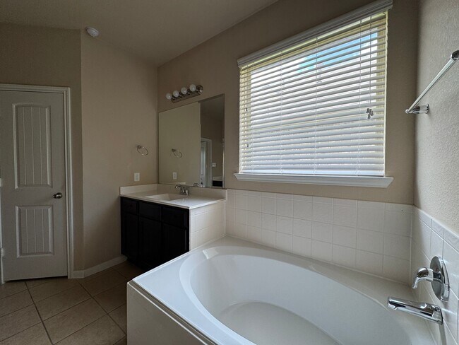 Building Photo - 19038 W Windhaven Terrace Trail