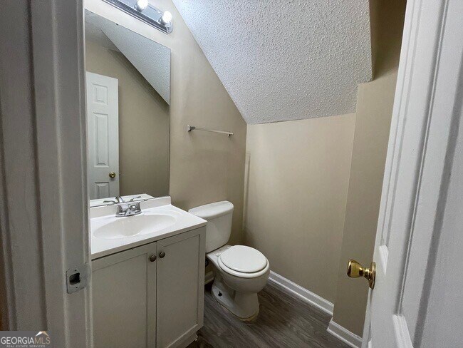 Building Photo - 30 Lake Birch Dr