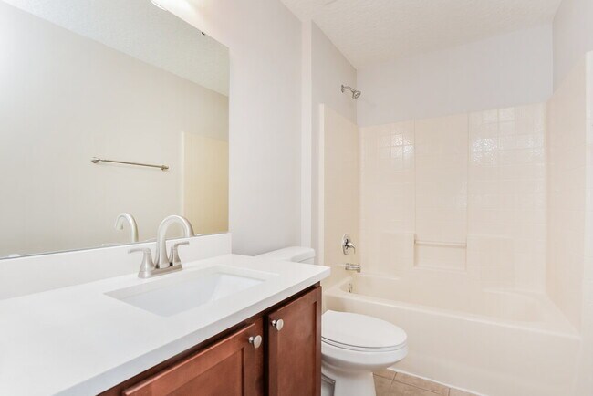 Building Photo - 2119 Bexley Dr