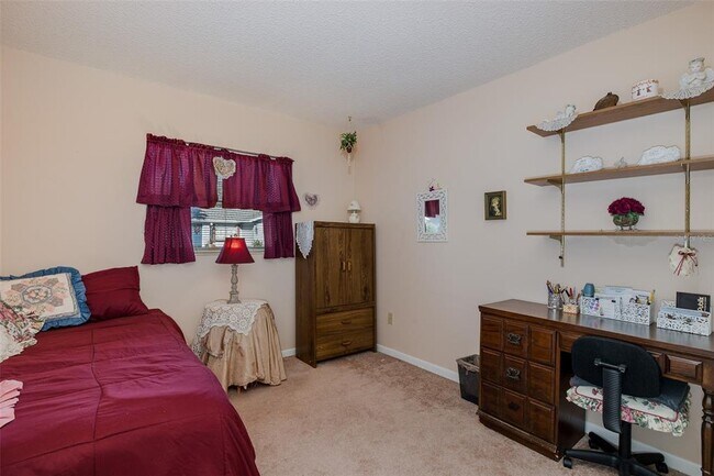 Building Photo - 8015 San Fernando Dr