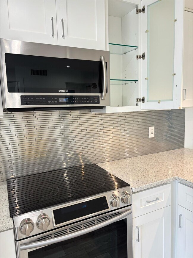 Building Photo - 1629 Riverview Rd