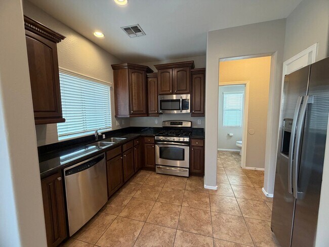 Building Photo - Community pool and a low maintenance yard