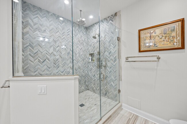 Building Photo - 30 W Erie St