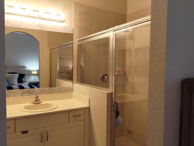 Building Photo - 2888 Hidden Hills Rd