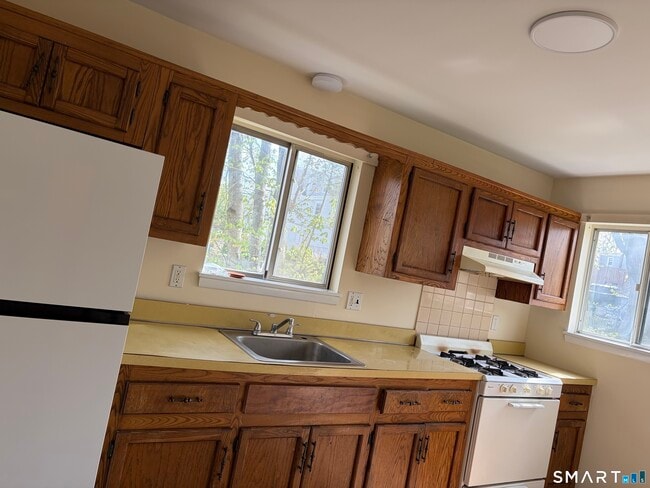 Building Photo - 53 1/2 Glenwood Ave