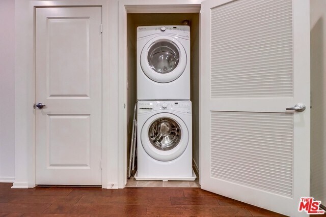 Building Photo - 5450 Strand