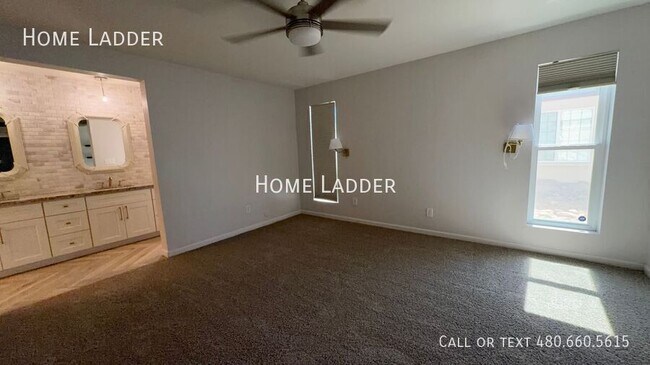 Building Photo - 4362 E Ludlow Dr