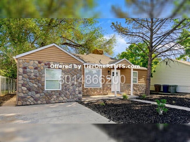 Building Photo - No deposit option for qualified renters