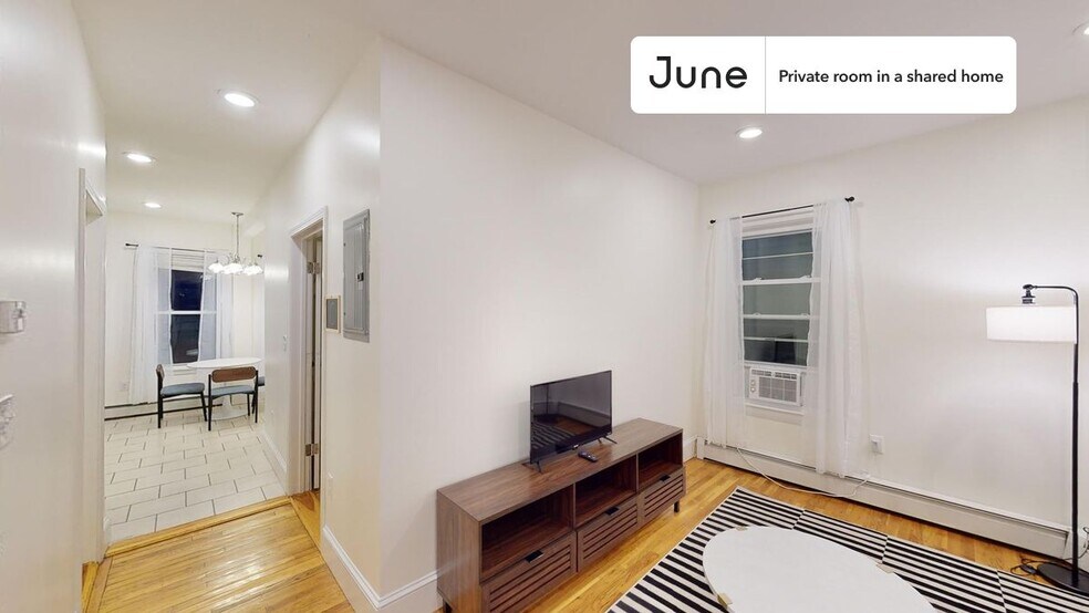 Building Photo - Room in Shared 3 bed/1 bath home