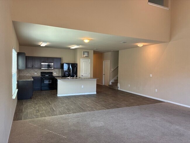 Building Photo - **Move-In Bonus! $500 Amazon Gift Card with 12-Month Lease at Current Rent**