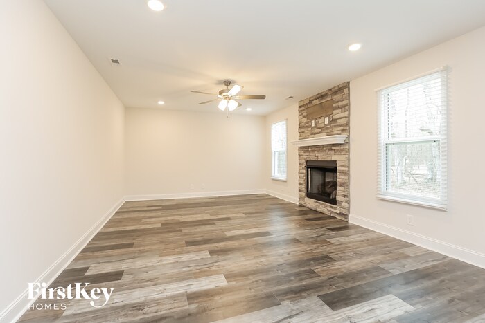 Building Photo - 2909 Teakwood Dr