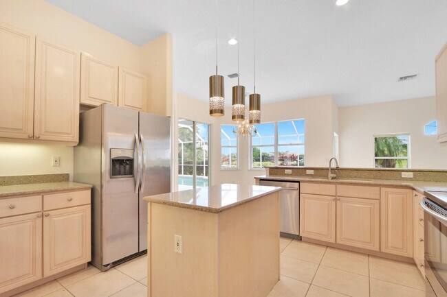 Building Photo - 1252 SW Bent Pine Cove