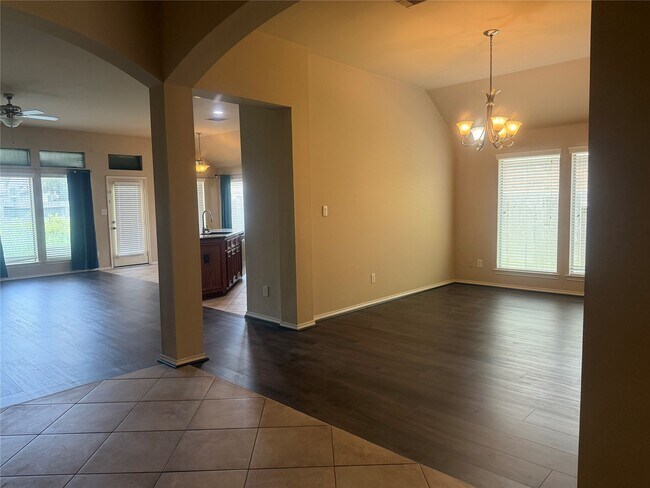 Building Photo - 10919 Starling Creek Dr