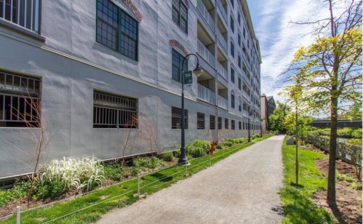 Building Photo - 2 Leverington Ave