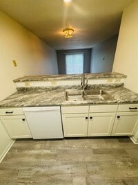 Building Photo - 365 Beaver Kreek Center