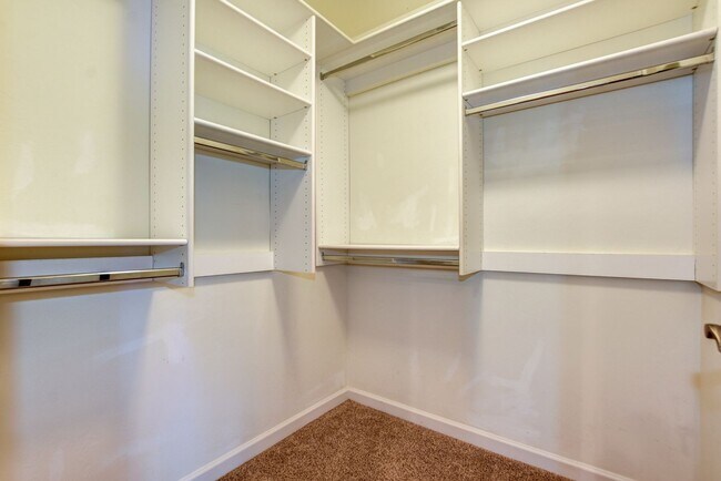 Building Photo - Beautiful 3 Bed, 2 Bath Condo on the Hassaympa Golf Course!