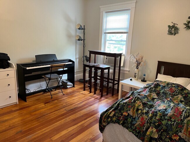 Bedroom 2 - 464 West Ave