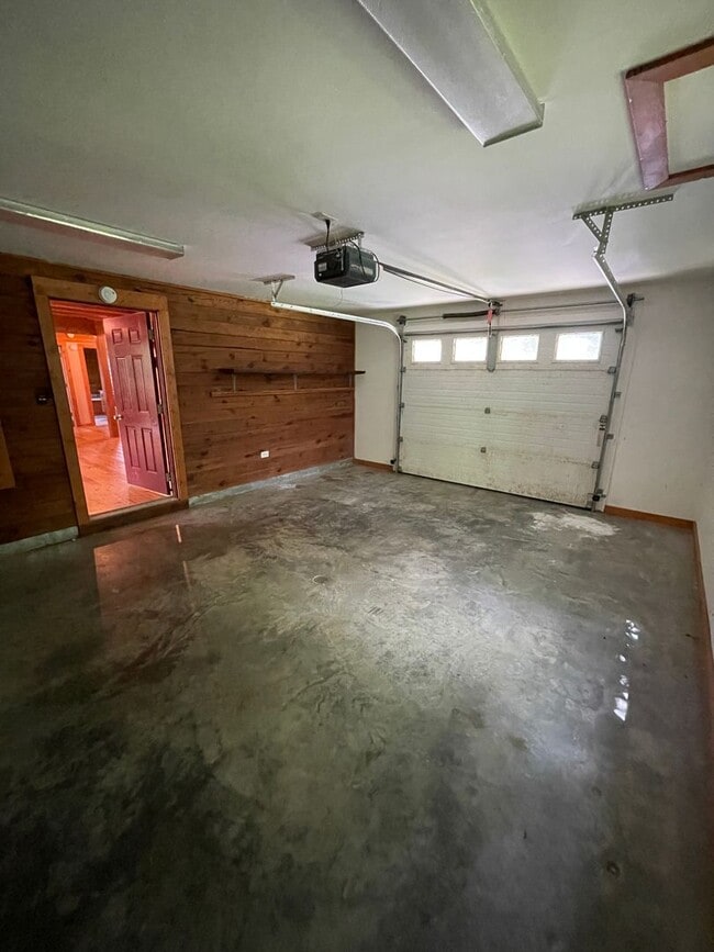 Building Photo - 504 Stuart Williams Rd