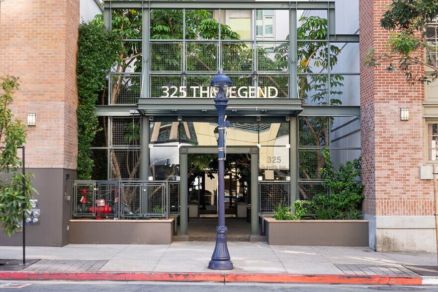 Building Photo - 325 7th Ave