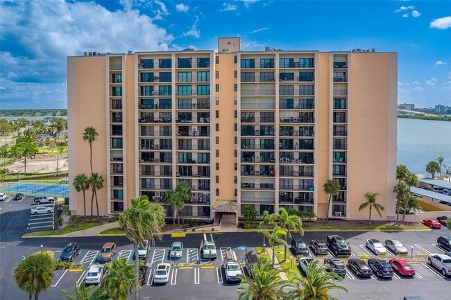 Building Photo - 51 Island Way