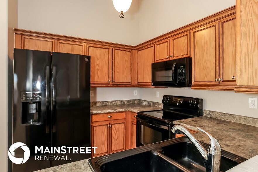 Building Photo - 1815 E Hamel Way