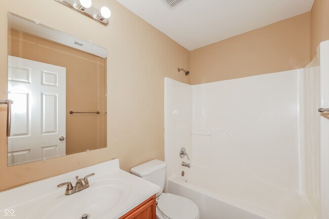 Building Photo - 8144 Wood Hollow Ln