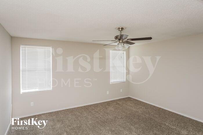 Building Photo - 1229 Candler Dr