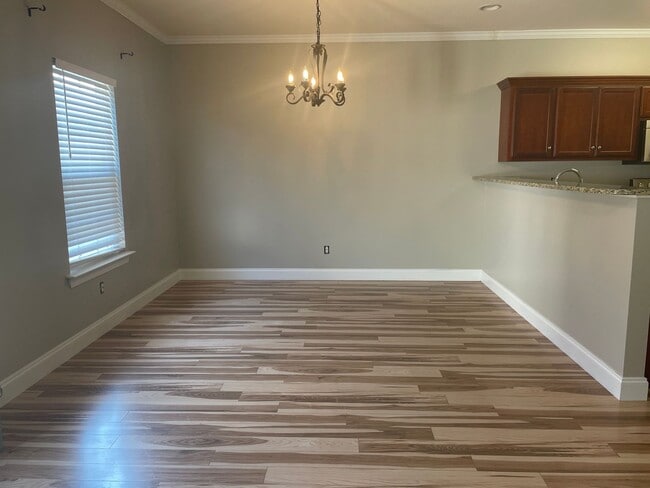 Building Photo - Luxury Condo for Rent