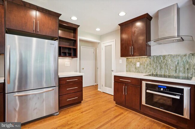 Building Photo - 6139 Tompkins Dr