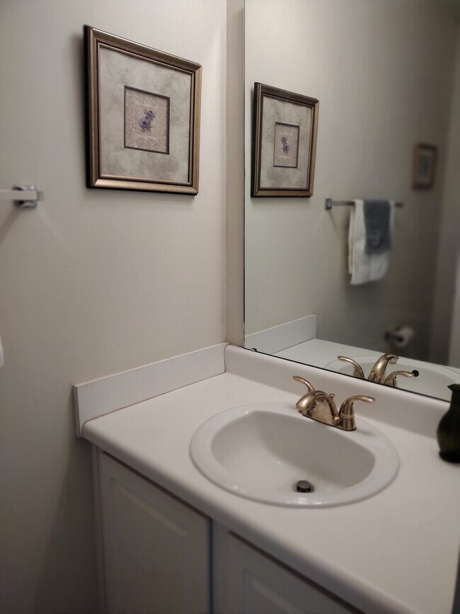 Building Photo - 5810 Battery Dr