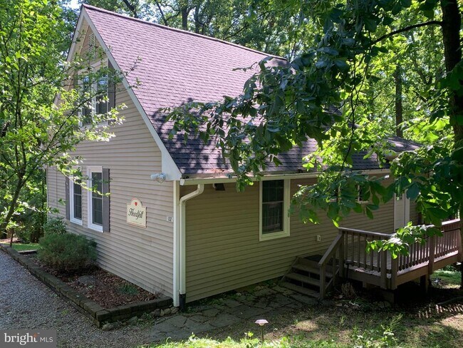Building Photo - 132 Pinecrest Ln
