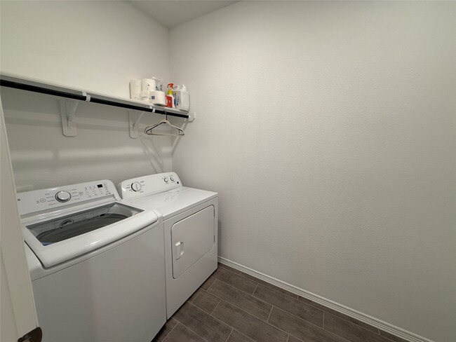 Building Photo - 9678 Caney Trails Rd