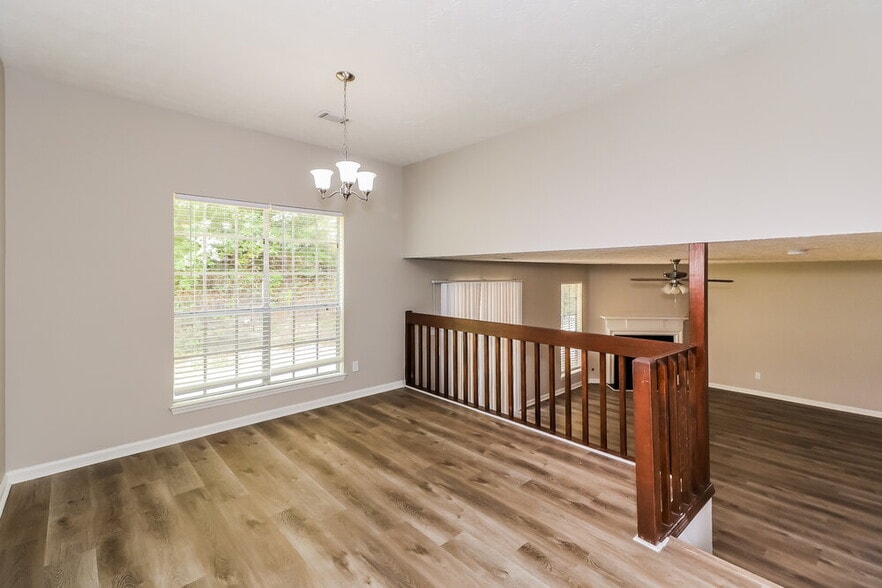 Building Photo - 6520 Eastbriar Dr