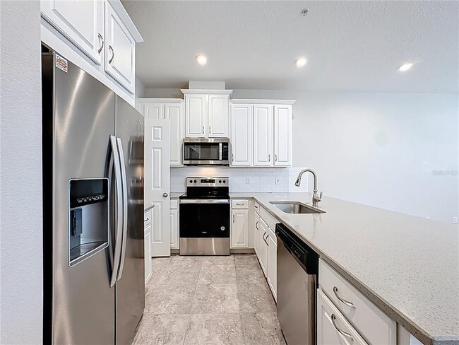 Building Photo - 10141 Greenstone Ridge St