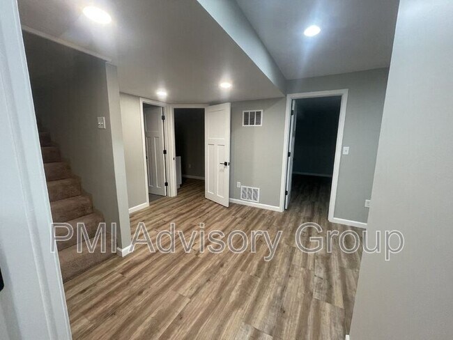 Building Photo - 7416 SW 27th St