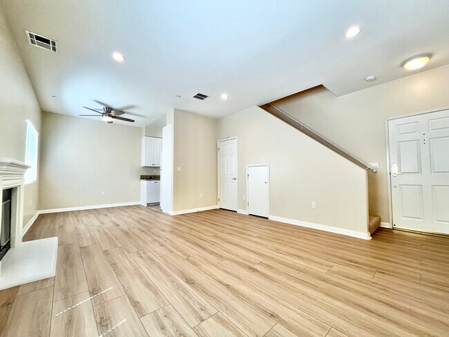 Primary Photo - 22651 Del Valle St