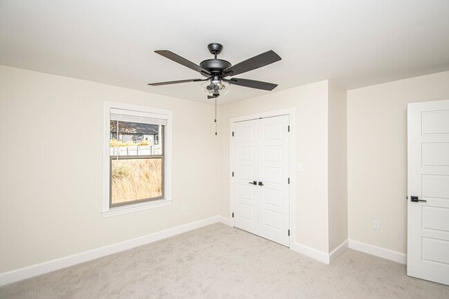 Building Photo - Newer Construction Home, WLR