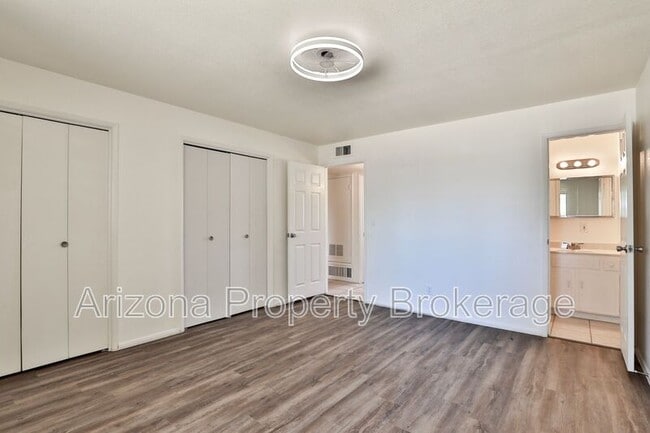 Building Photo - 1326 E Downing St