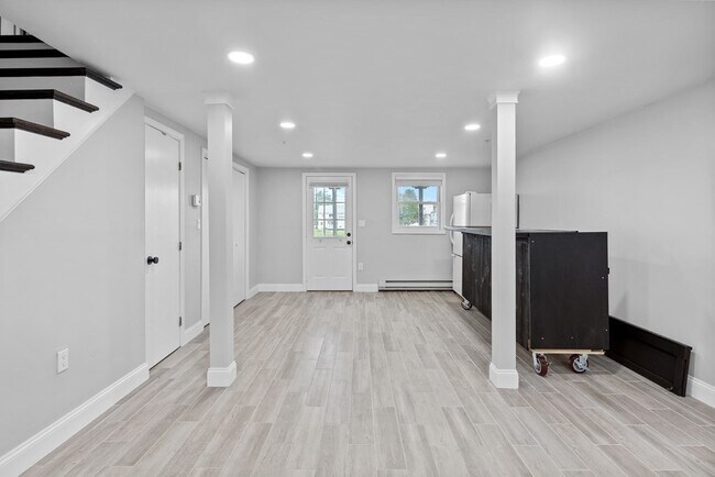 Building Photo - 37 Canal St