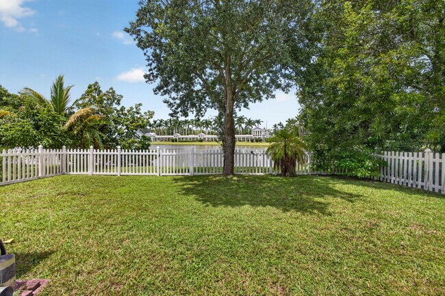 Building Photo - 1204 Oakwater Dr