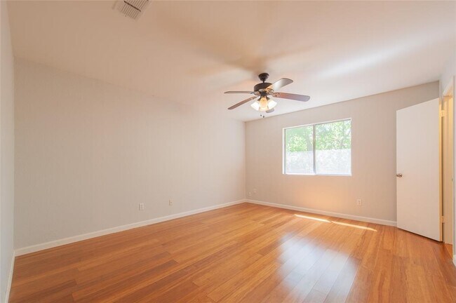 Building Photo - 7808 Clydesdale Dr