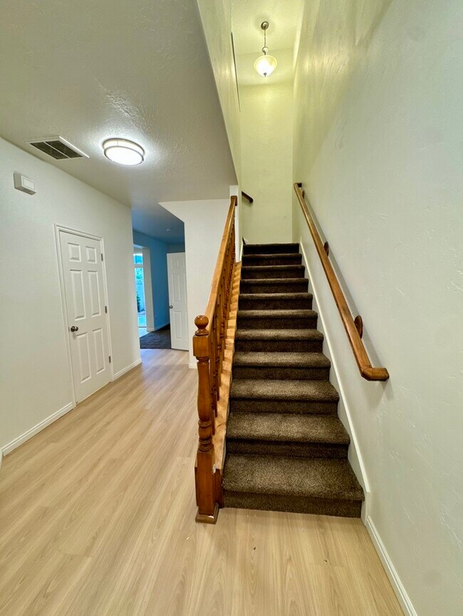 Building Photo - Your Next Home Awaits!