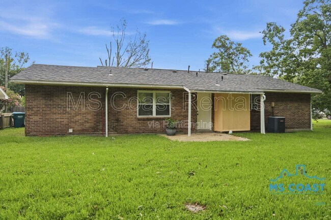 Building Photo - 1601 Lewis Ave