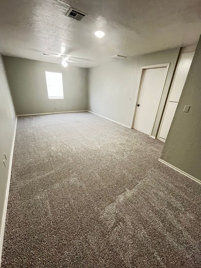 Building Photo - 2618 NW 26th St