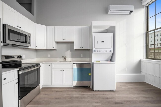 Building Photo - 22 Waverly St