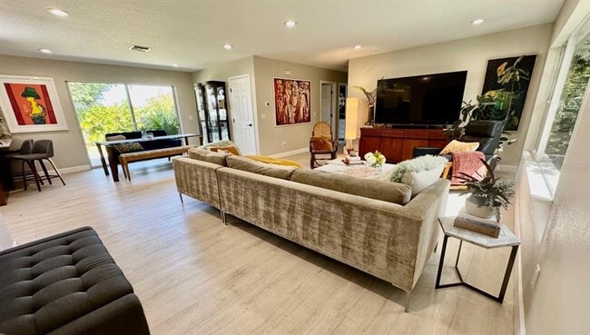 Building Photo - 1815 Barker Dr